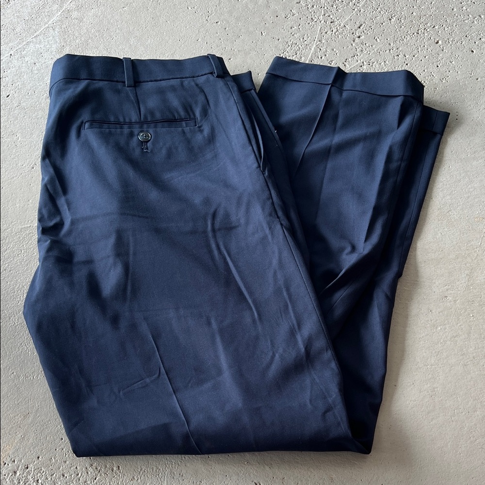 Roundtree & Yorke Men's Dark Blue Dress Pants